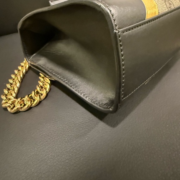*SOLD*
Limited edition GUCCI Supreme Monogram Calfskin Black/Gold Padlock - Picture 7 of 16